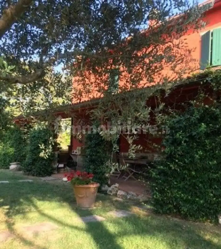 Villa in vendita a Agugliano