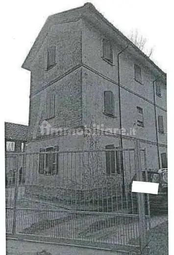 Casa indipendente in asta a Costa de' Nobili