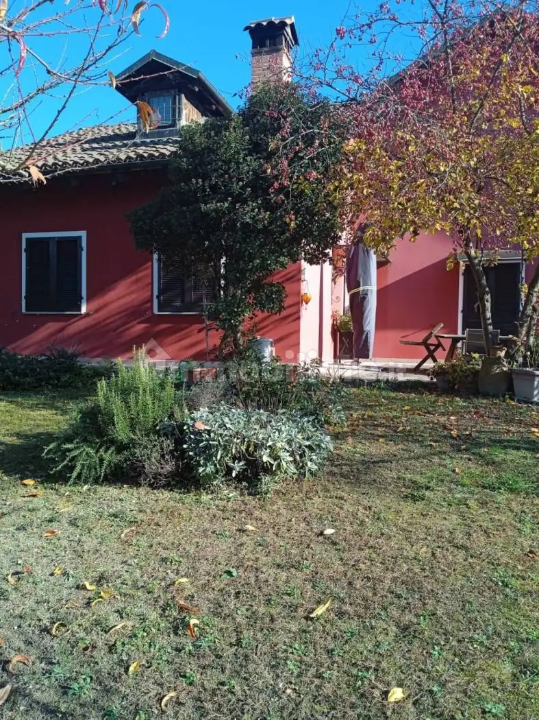 Villa in vendita a La Morra