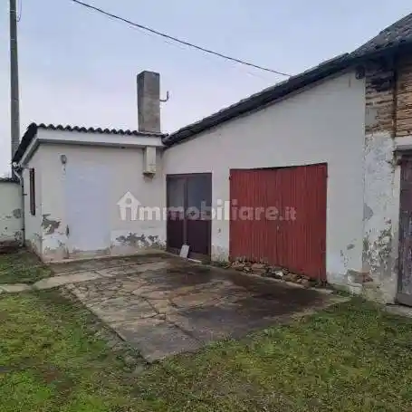 Casa indipendente in vendita a Zeme