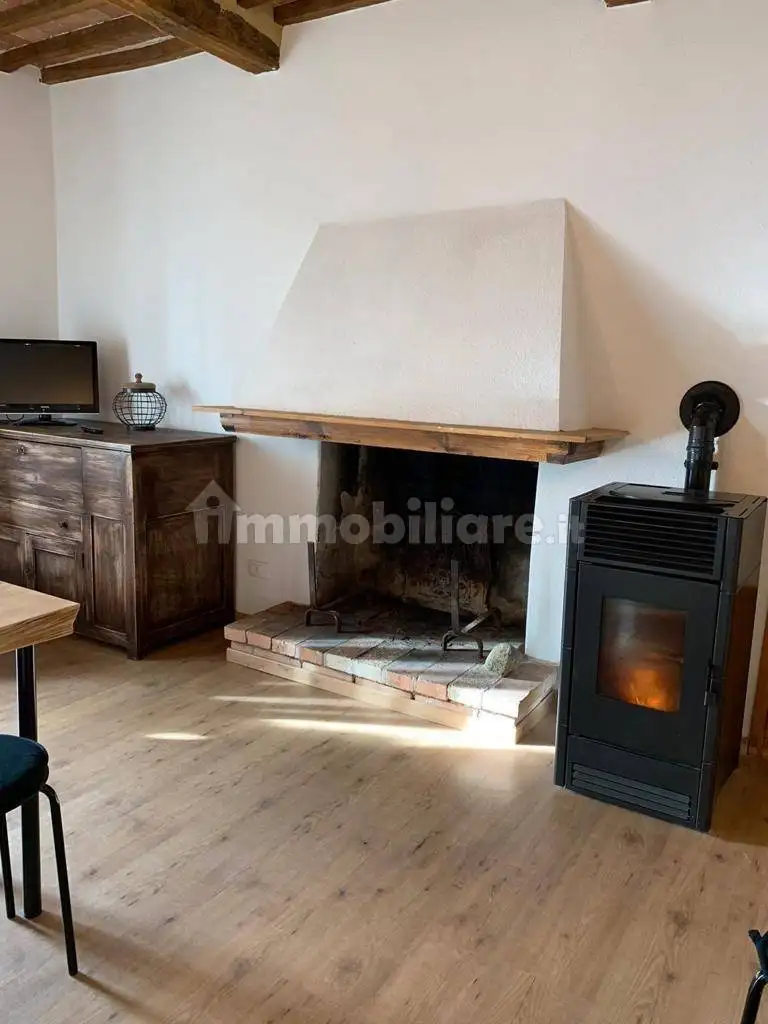 Appartamento in affitto a Monticiano