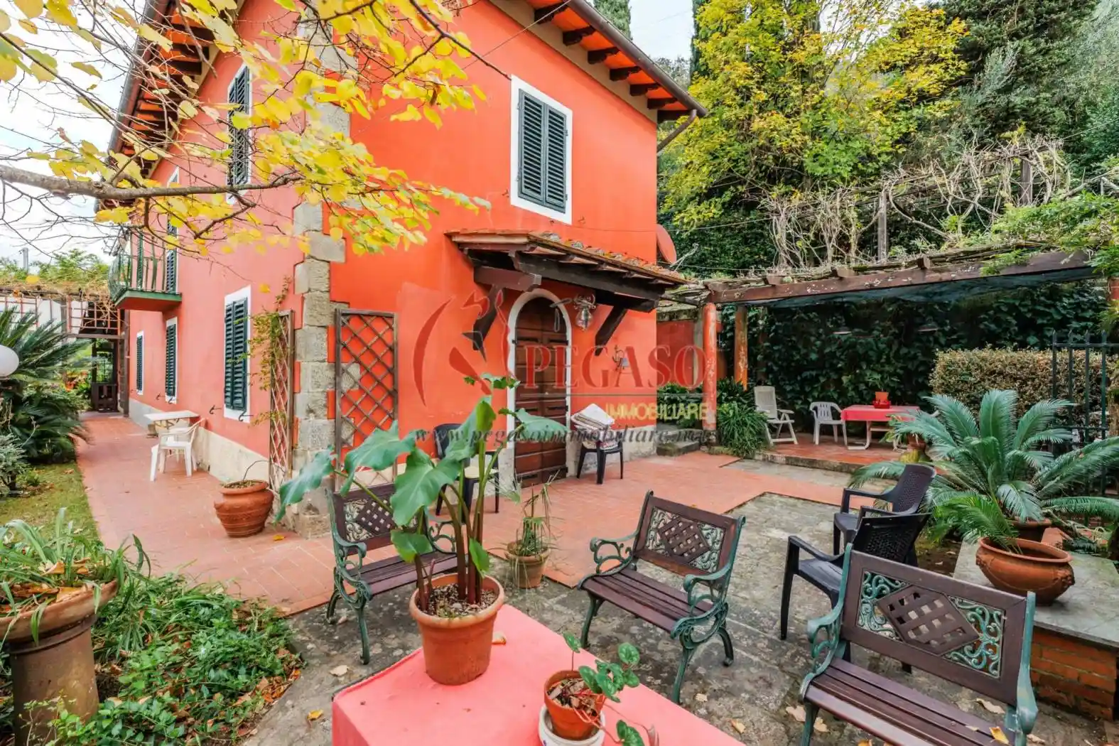 Rustico - Casale in vendita a Pescia