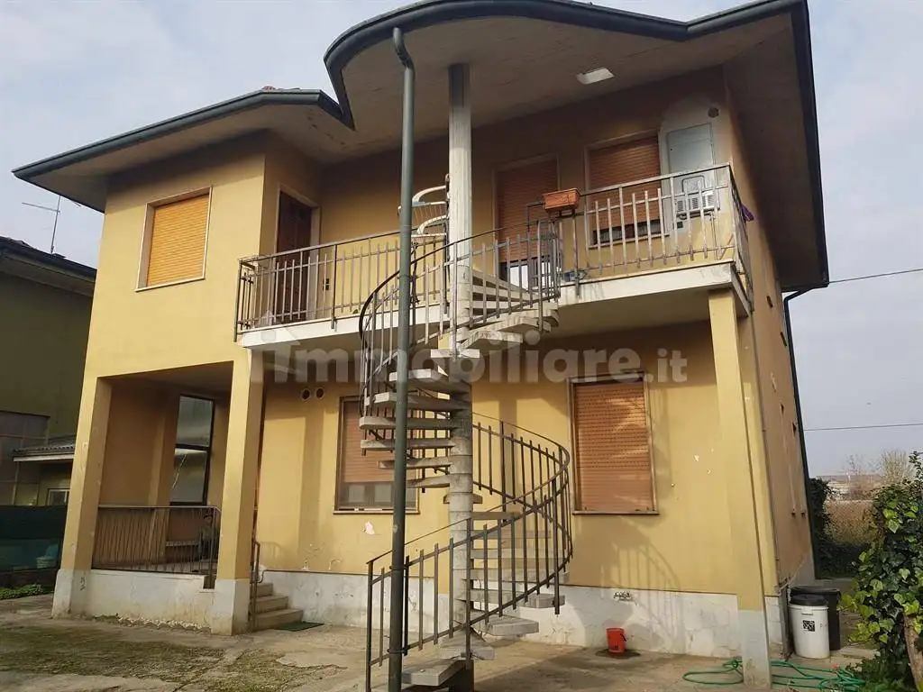 Casa indipendente in vendita a Pagazzano