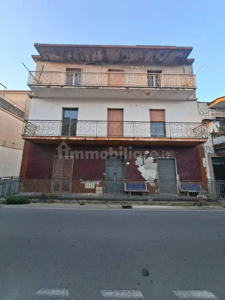 Palazzo - Edificio in vendita a Santa Maria a Vico