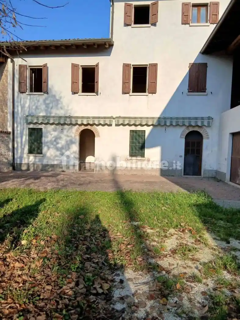 Rustico - Casale in vendita a Castiglione delle Stiviere