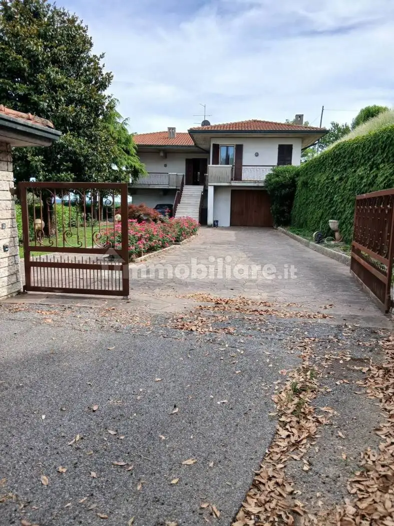 Villa in vendita a Desenzano del Garda