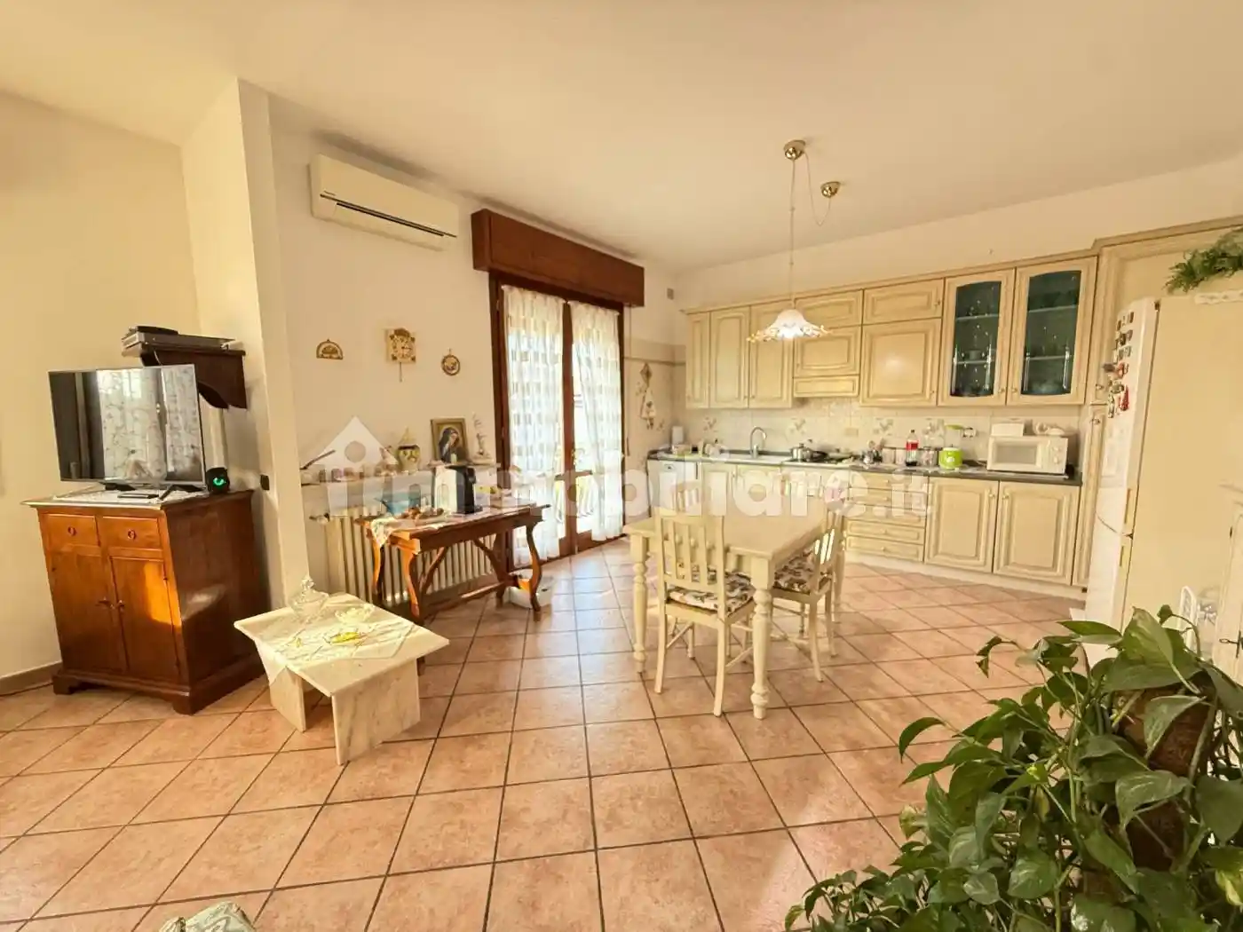 Trilocale ottimo stato, primo piano, Centro, Salizzole - foto 2