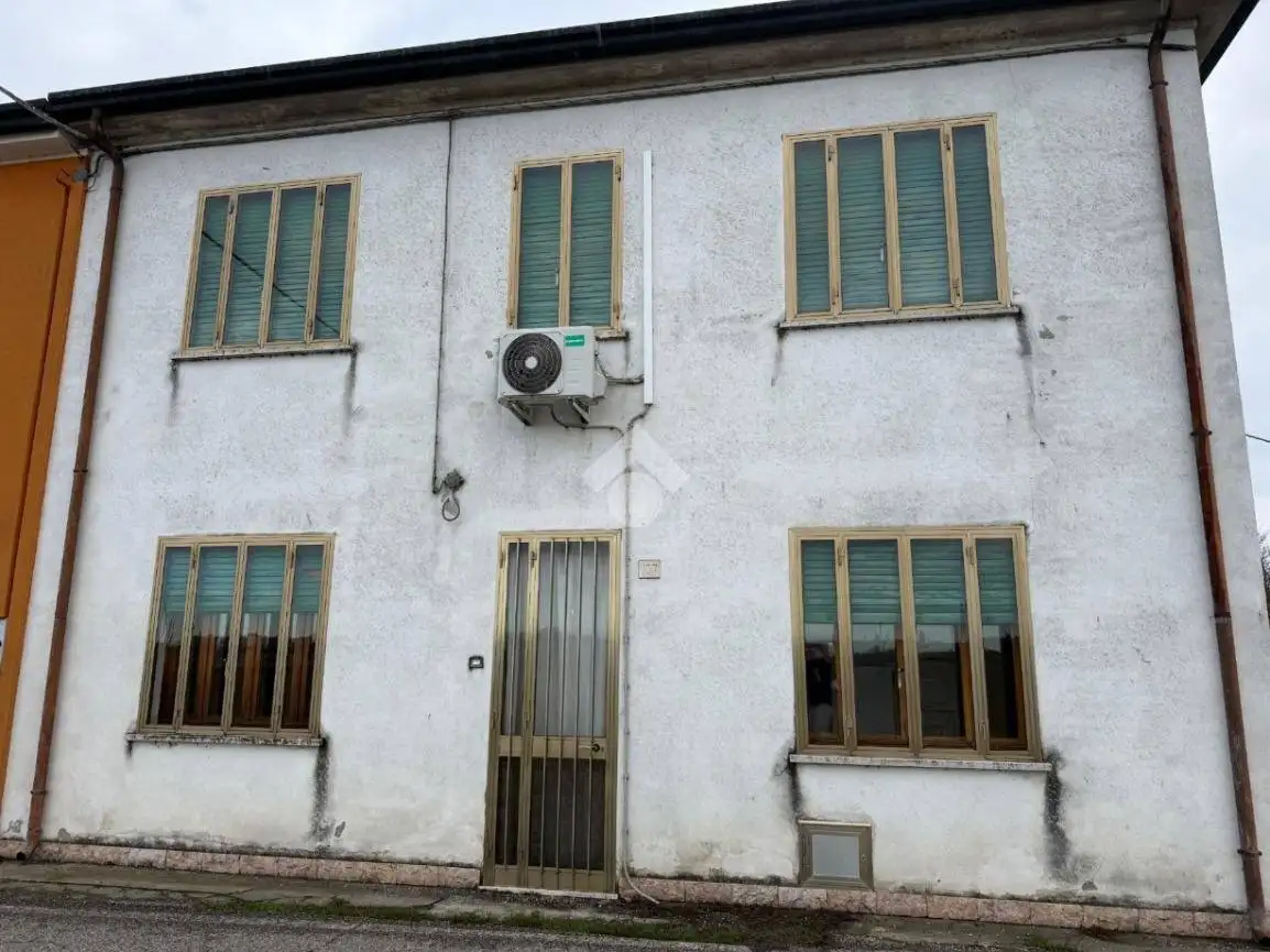 Casa indipendente in vendita a Rovigo