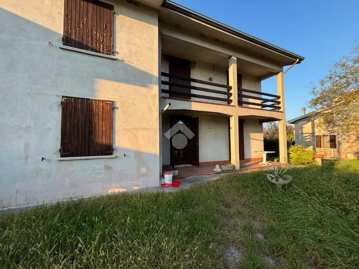 Villa in vendita a Pegognaga