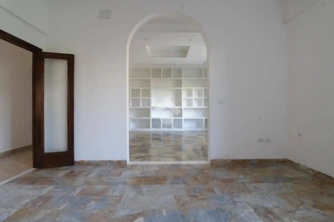 Trilocale largo Ezio Ottaviani 5, Centro Storico, Terni - foto 3