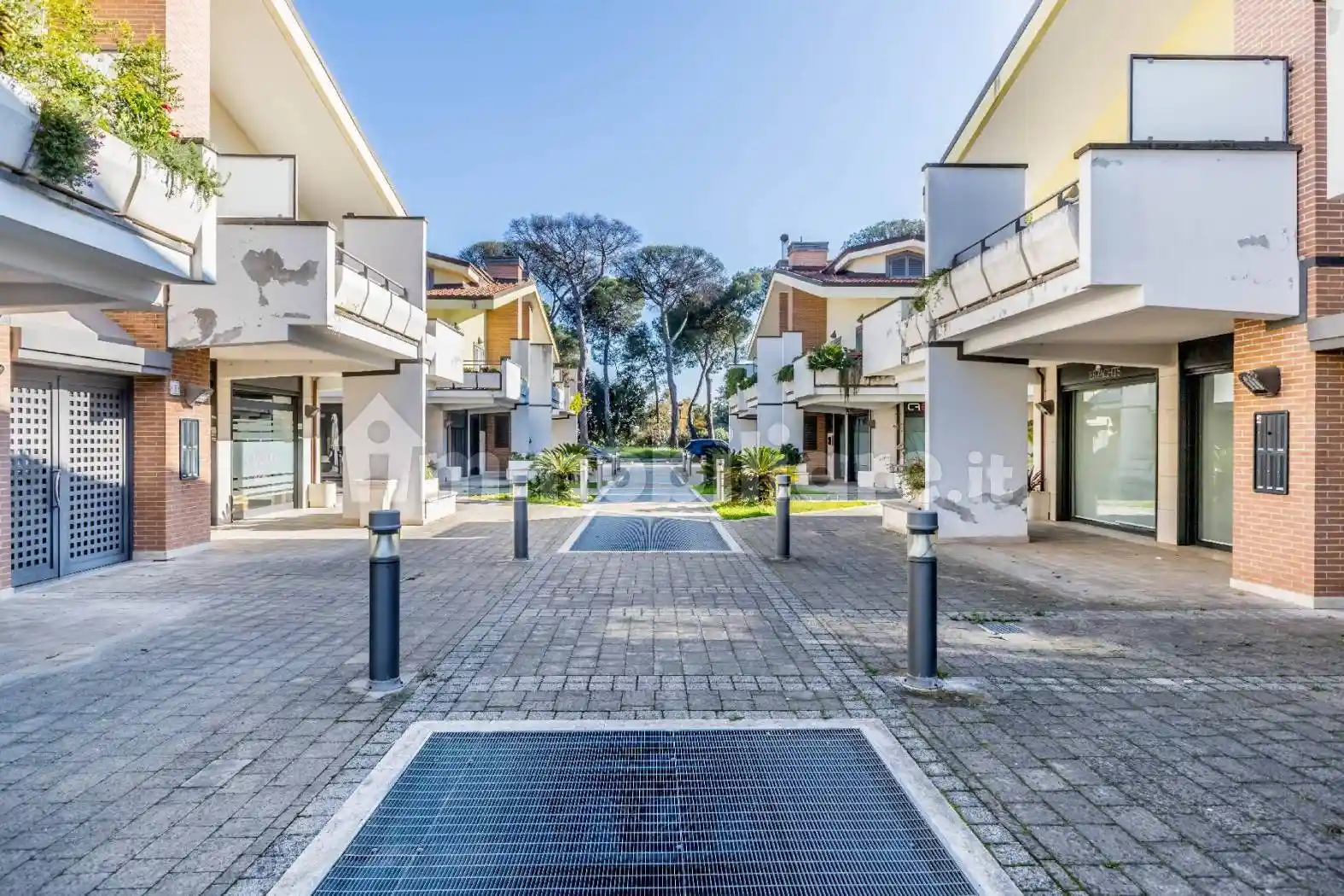 Trilocale via Demostene 3/C, Casal Palocco, Roma - foto 2