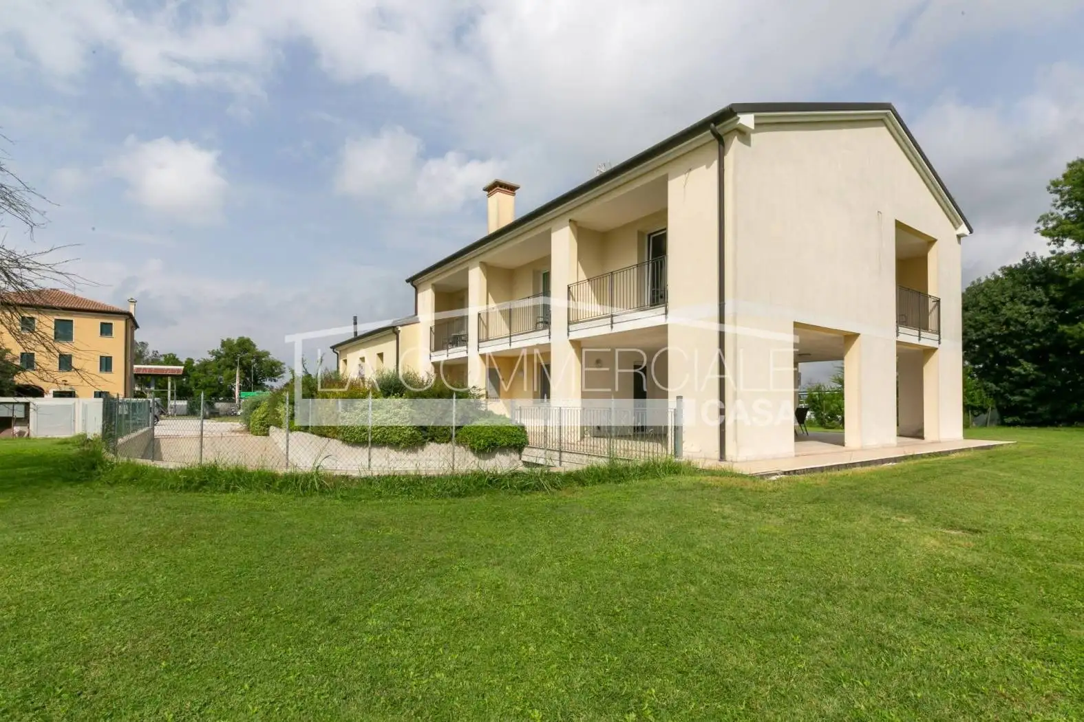 Palazzo - Edificio in affitto a Silea