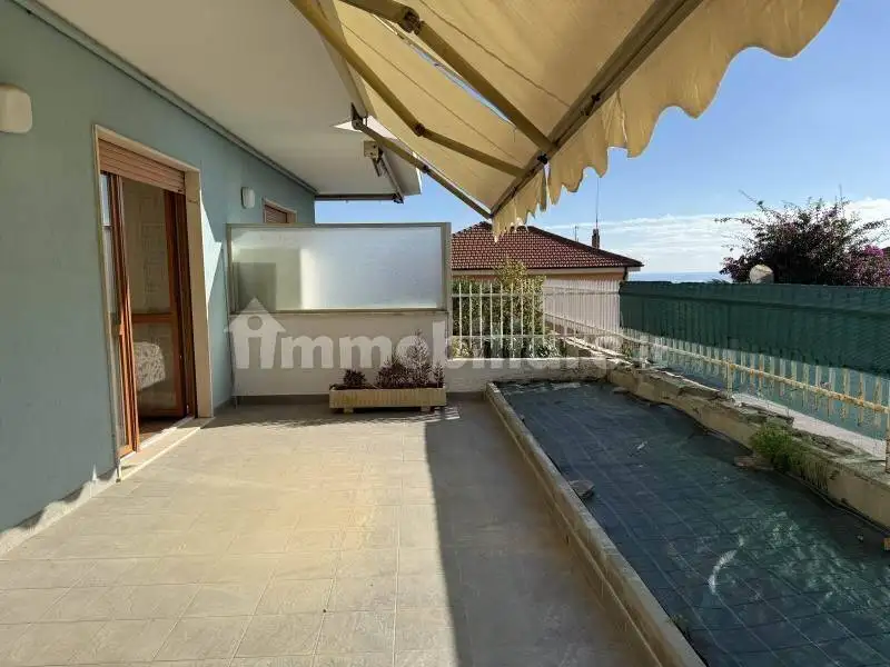 Appartamento in vendita a Costarainera