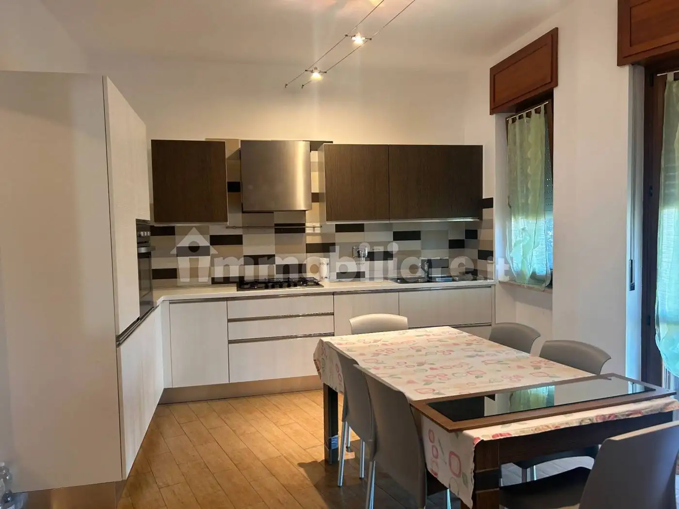 Quadrilocale piazza Sant'Alessandro 14, Centro, Calosso - foto 2