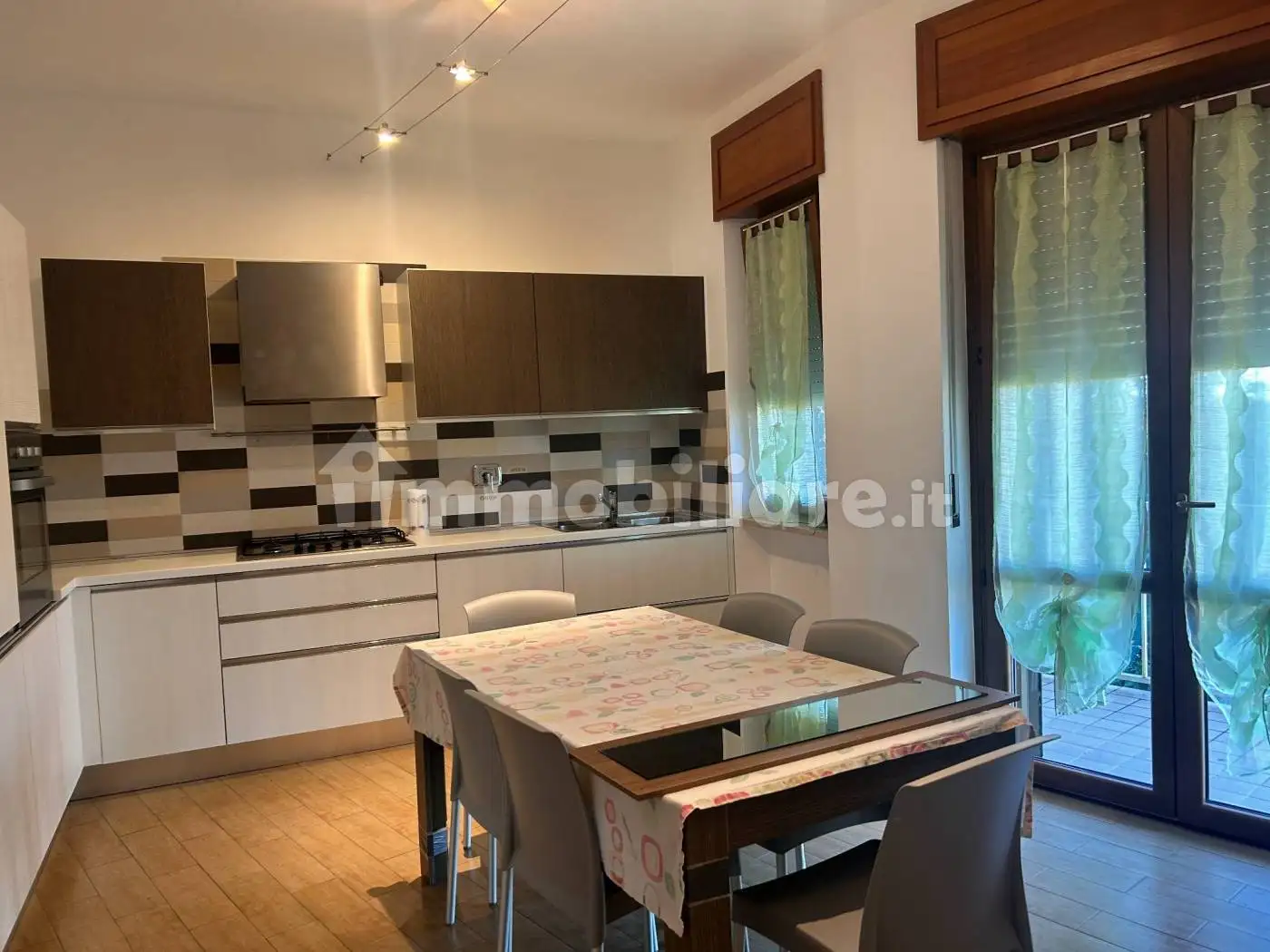 Quadrilocale piazza Sant'Alessandro 14, Centro, Calosso - foto 4