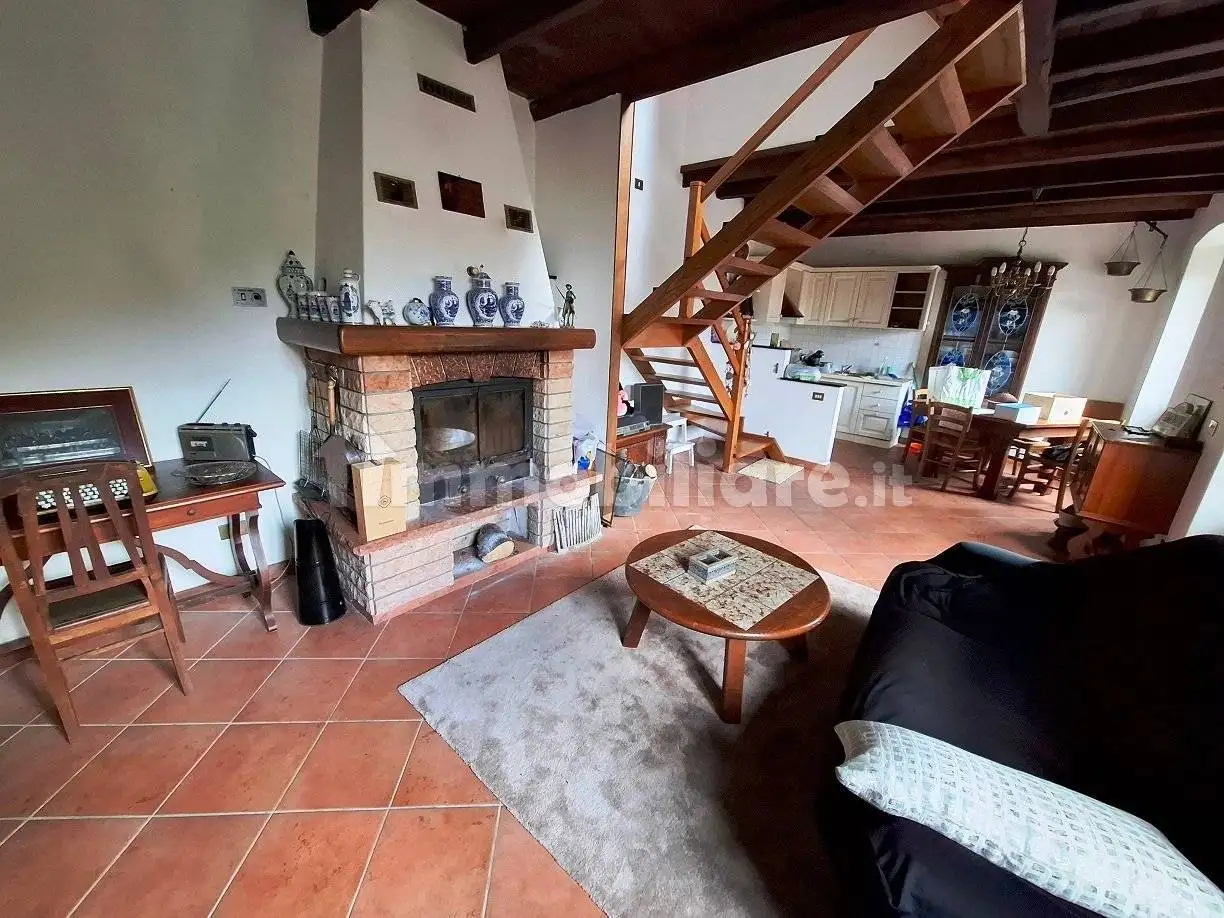 Casa indipendente in vendita a Neirone