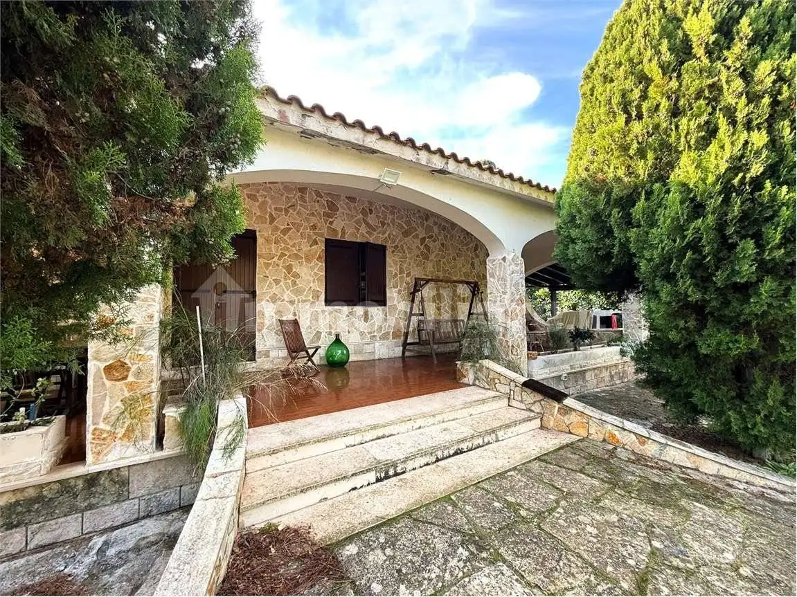 Villa in vendita a Brindisi