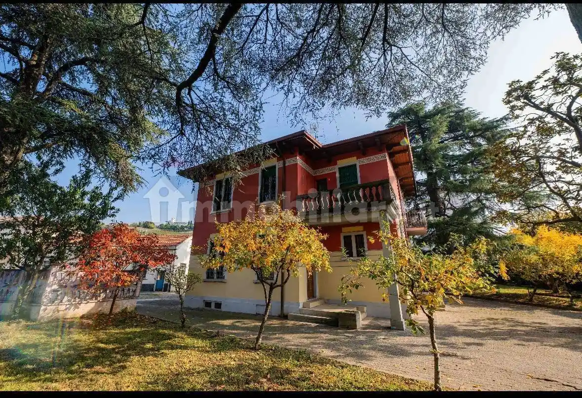 Villa in vendita a Carobbio degli Angeli