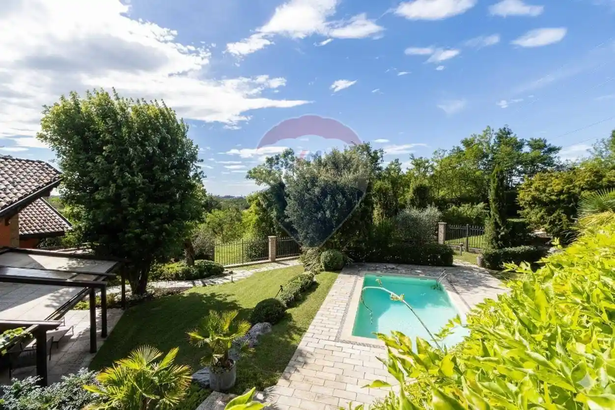 Villa in vendita a Lesmo