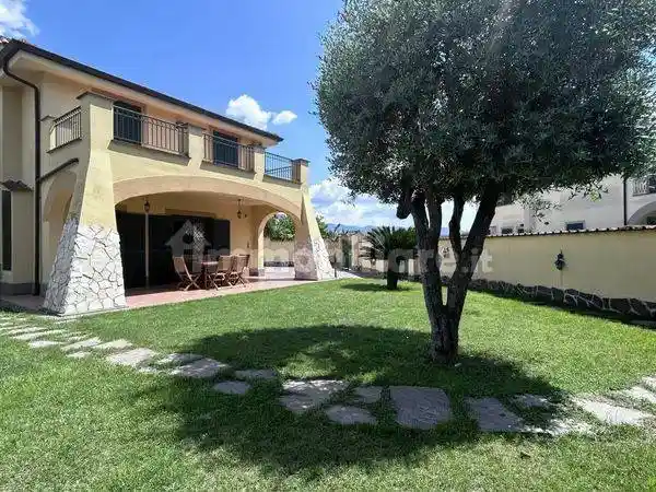 Villa in vendita a Roma