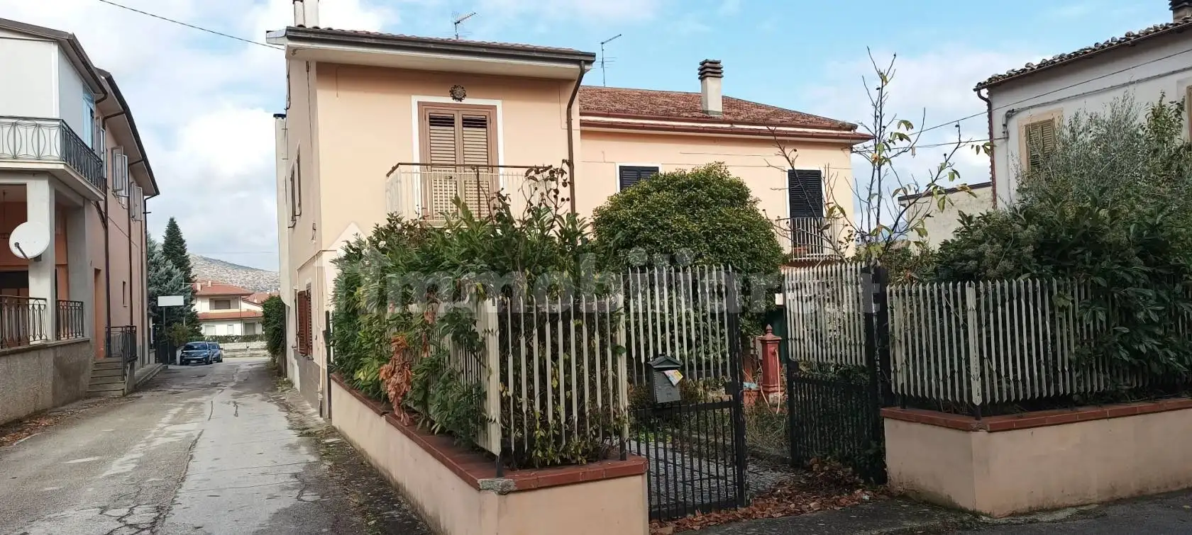 Casa indipendente in vendita a Vittorito