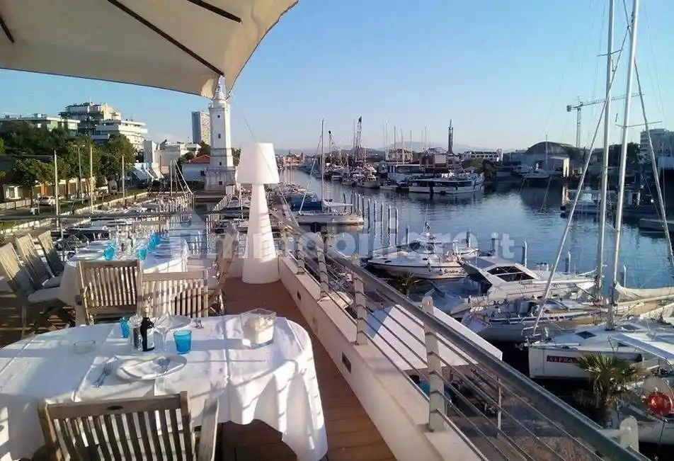 Palazzo - Edificio in Affitto - foto 5