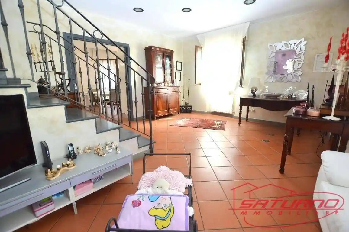 Villa a schiera piazza Aldo Moro,  1, Centro, Capannori - foto 2