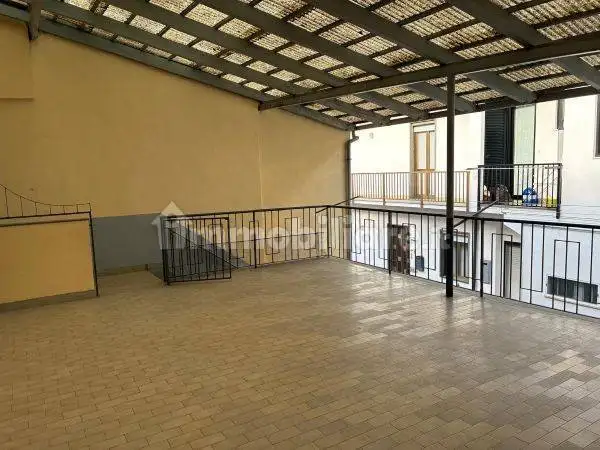 Appartamento in affitto a Villata