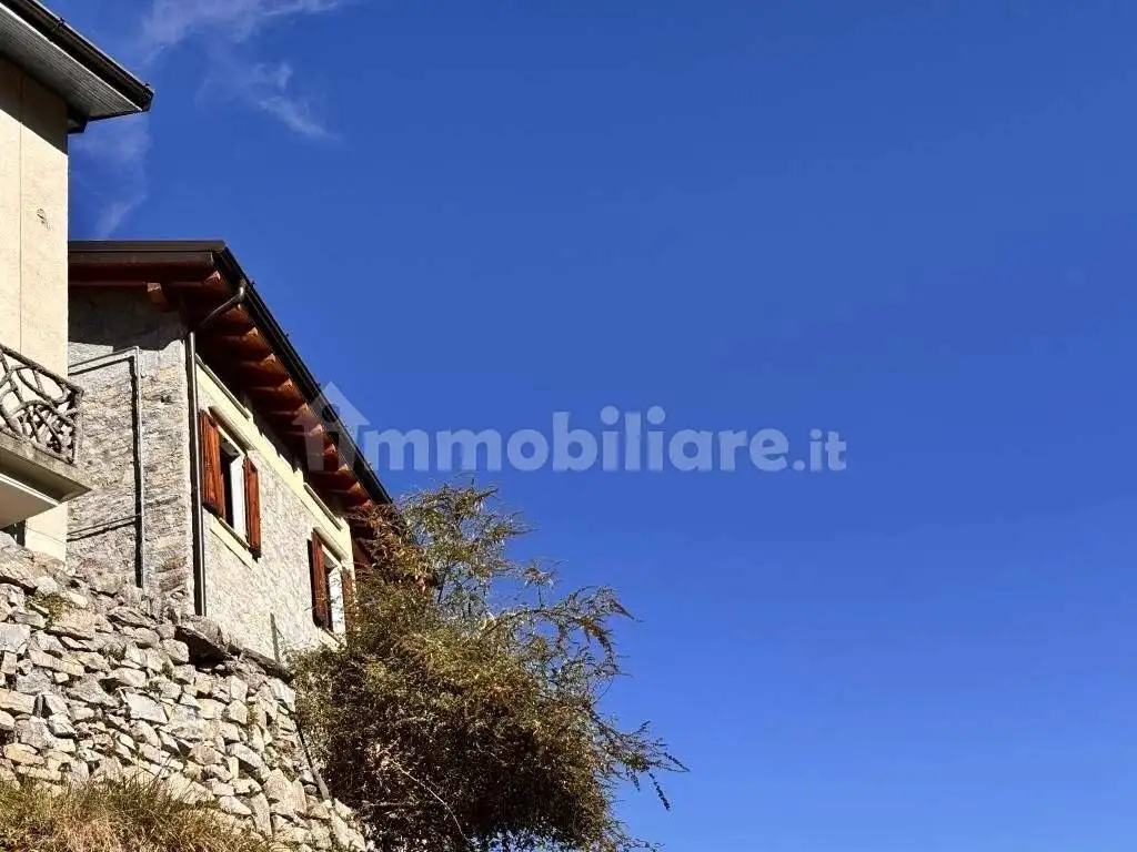 Casa indipendente in vendita a Dizzasco