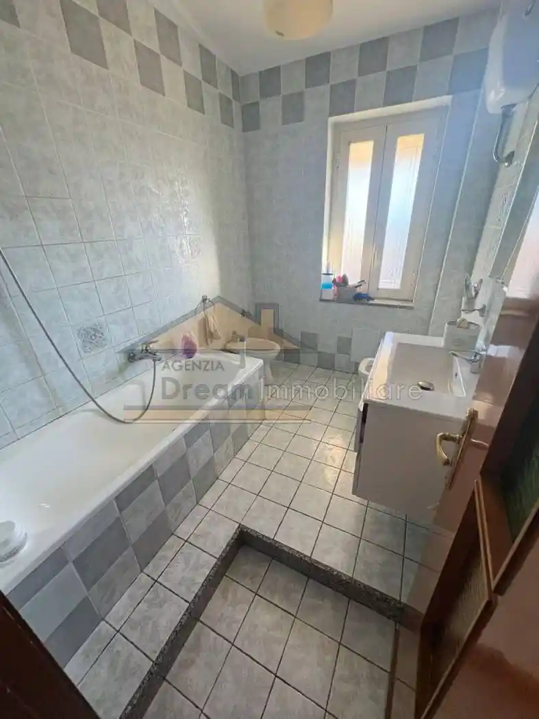 Quadrilocale via 1 Maggio, Nuovo Corso Campano - Marchesella, Giugliano in Campania - foto 5