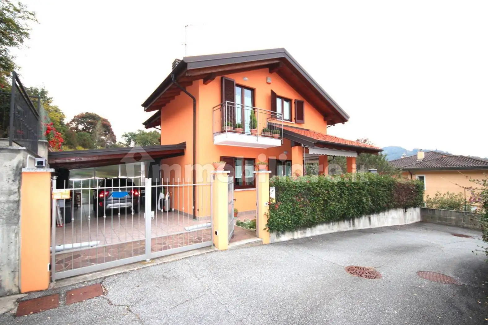 Casa indipendente in vendita a San Bernardino Verbano