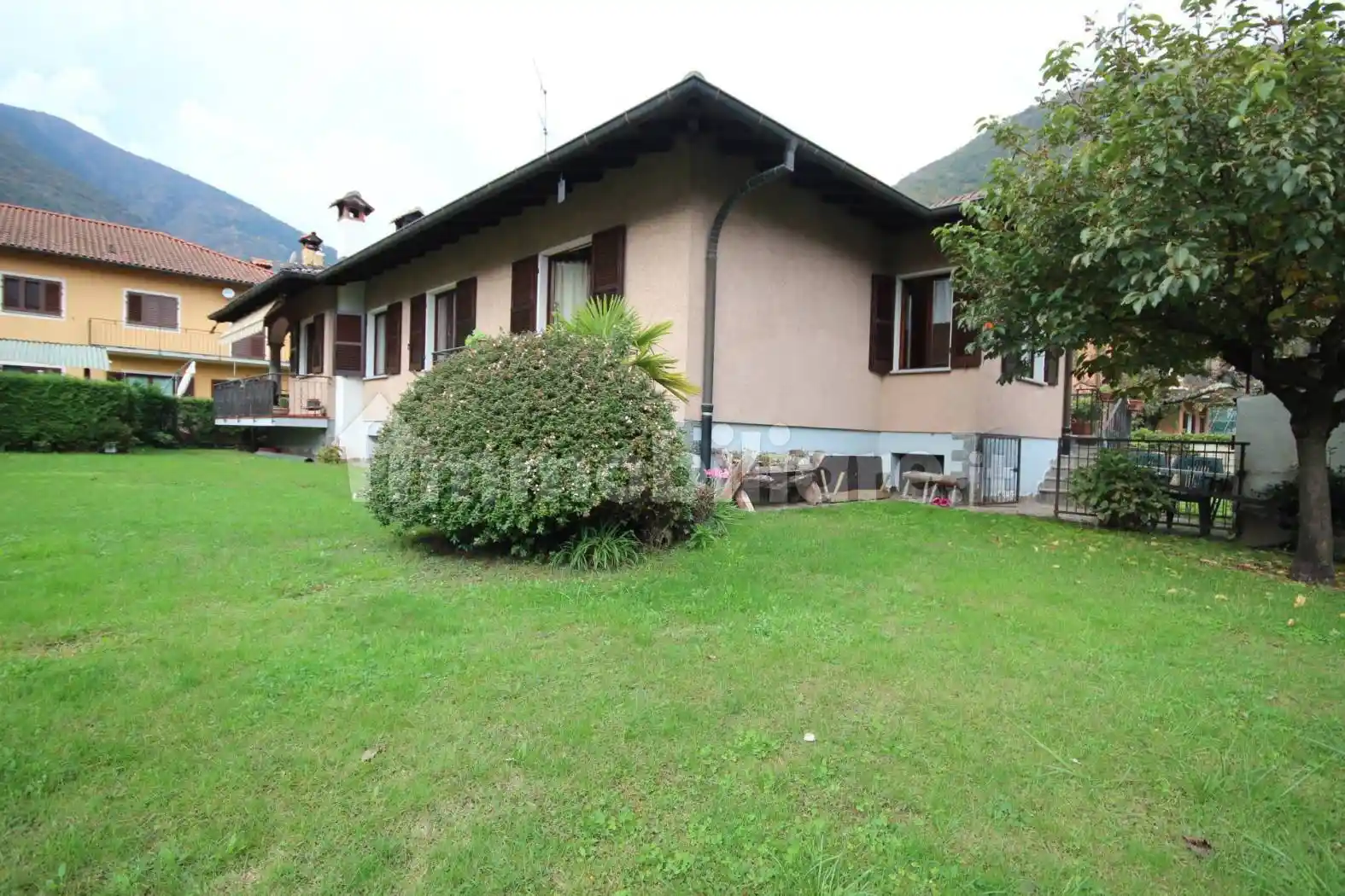 Terratetto unifamiliare via Madonna delle Grazie 58, Centro, Cannobio - foto 2