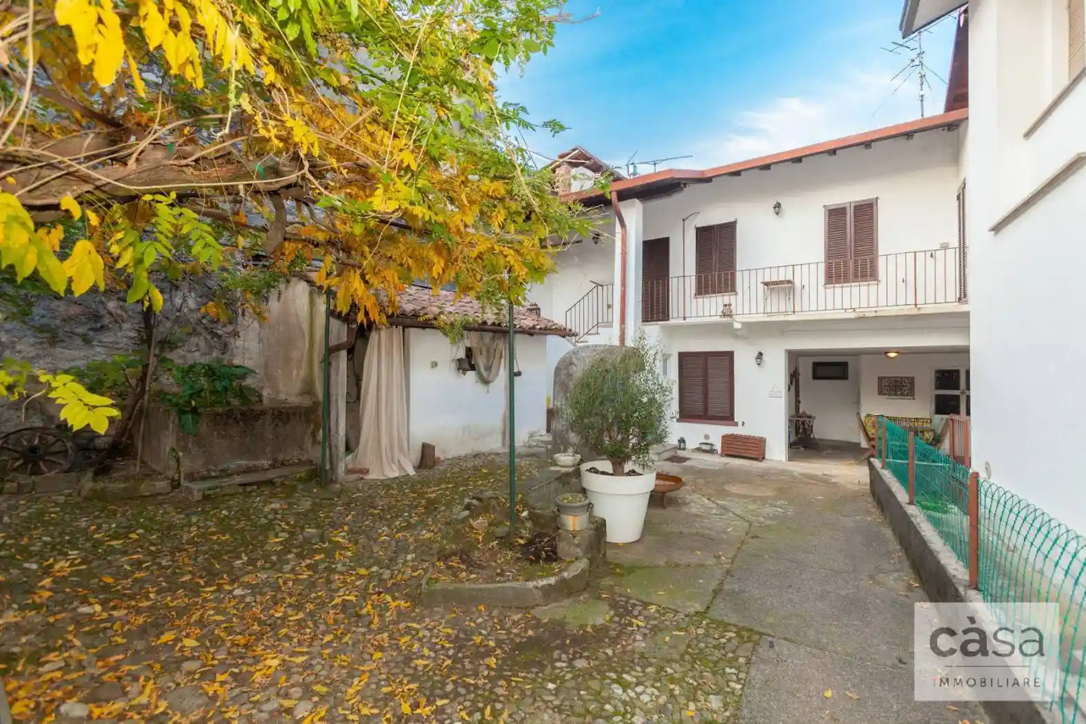 Rustico - Casale in vendita a Gazzada Schianno