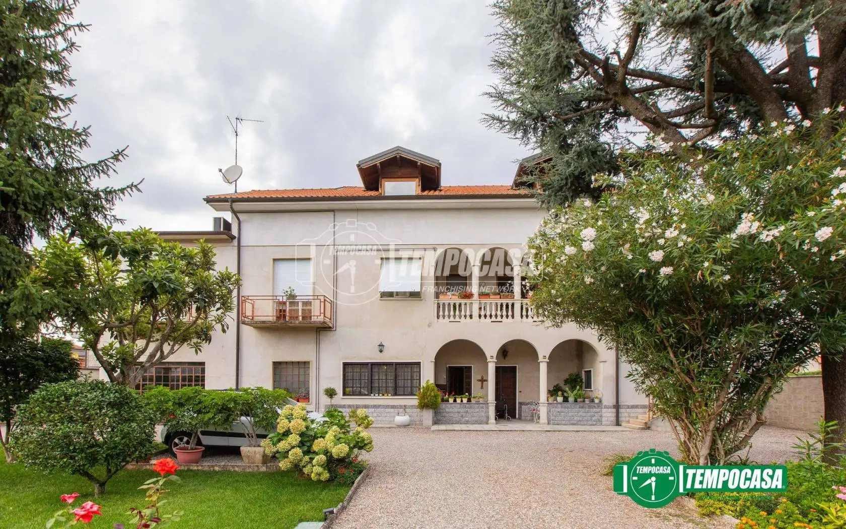 Villa in vendita a Busto Arsizio