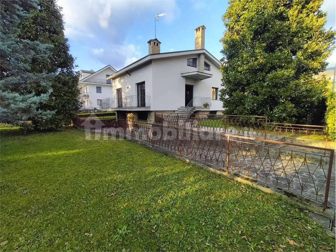 Villa in vendita a Villa d'Almè