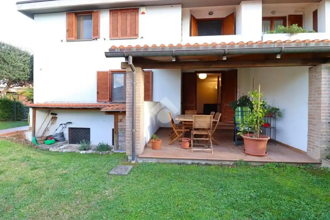 Villa plurifamiliare via A . Mozzoni, Cesure - Valenza, Terni - foto 2