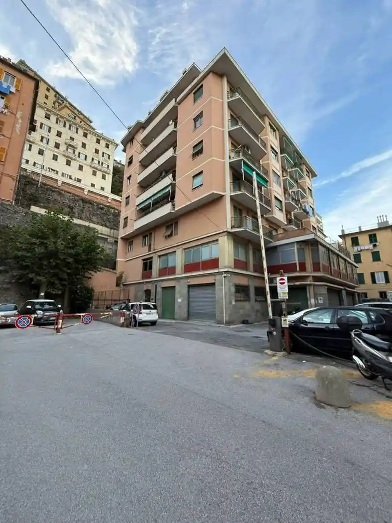 Appartamento in vendita a Genova