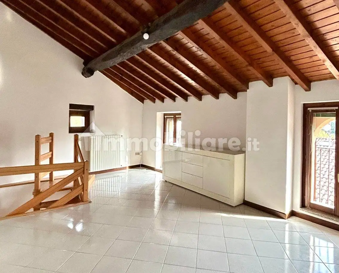 Rustico - Casale in vendita a Salò