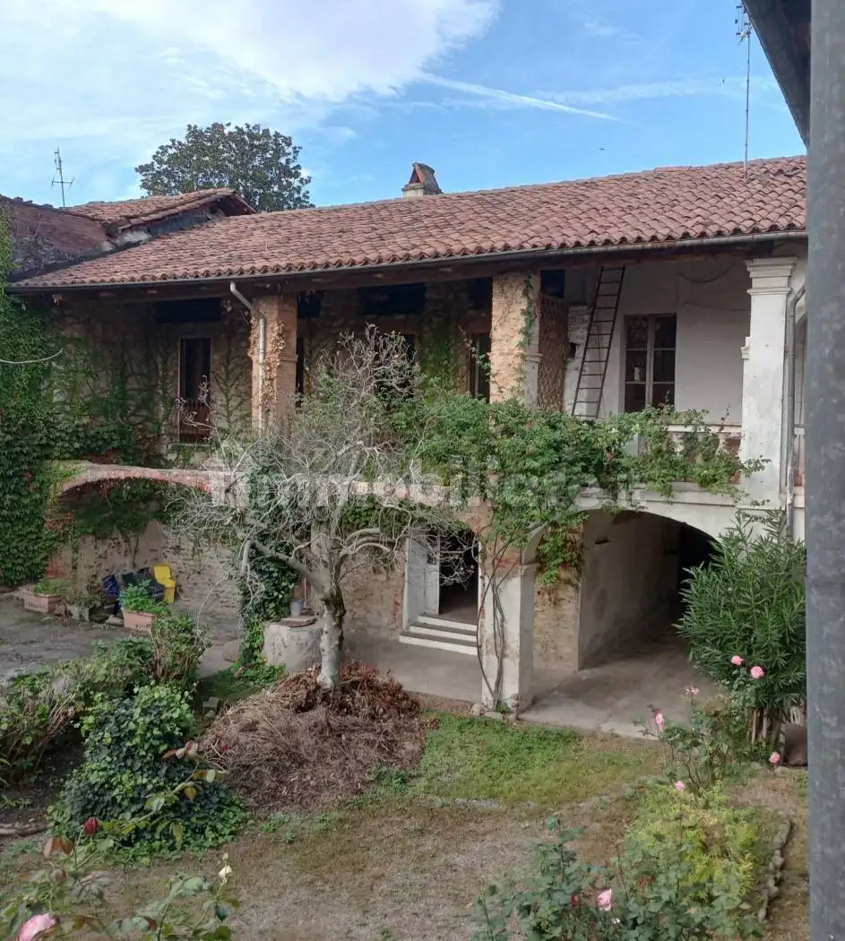 Rustico - Casale in vendita a Rivara