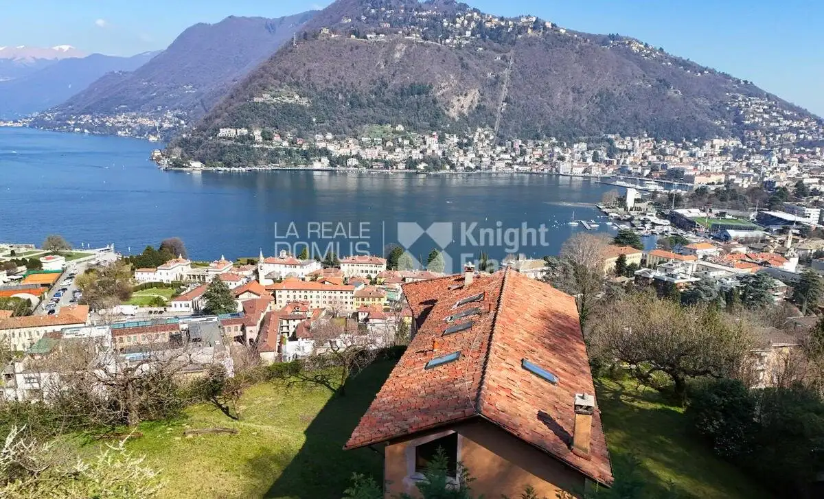 Villa in vendita a Como