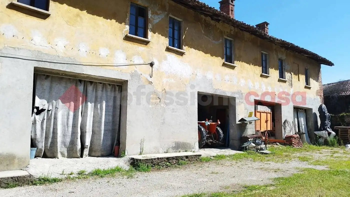 Rustico - Casale in vendita a Carpiano