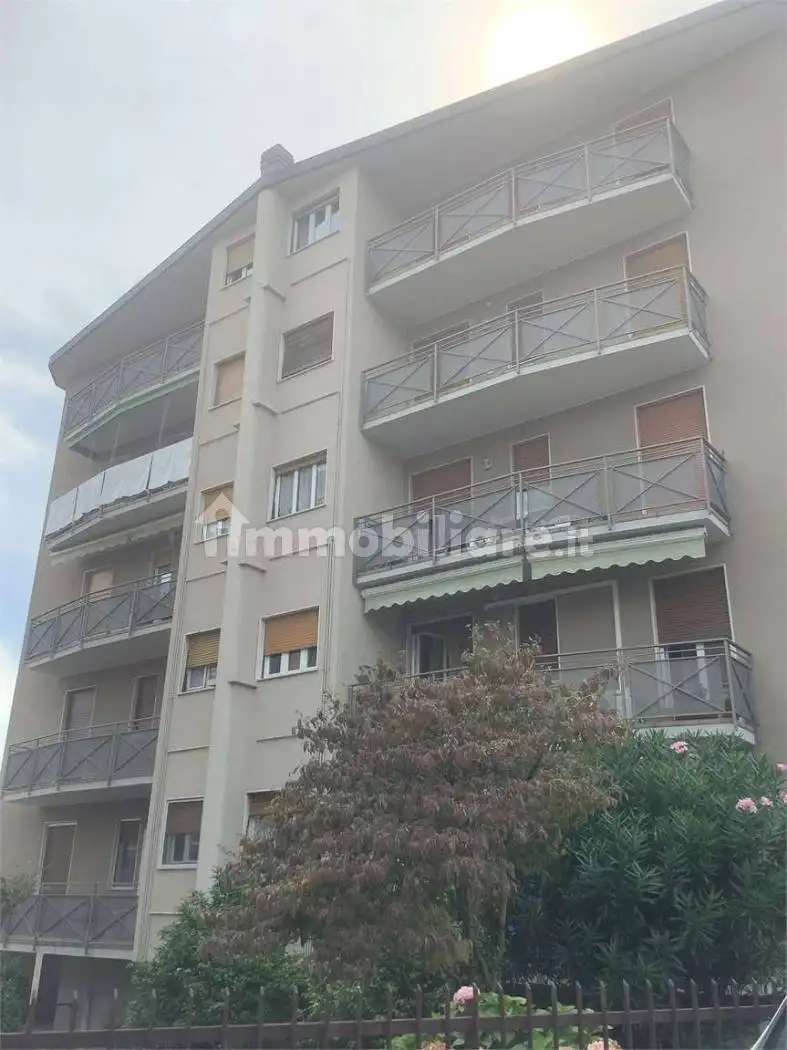 Trilocale buono stato, secondo piano, Centro, Merate - foto 2