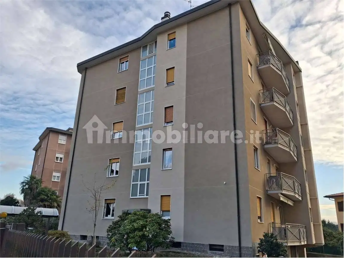 Trilocale buono stato, secondo piano, Centro, Merate - foto 3