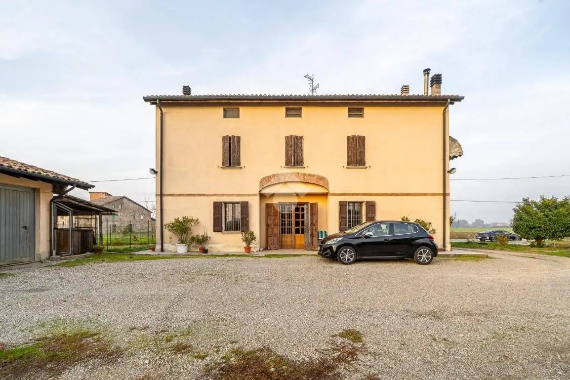 Rustico - Casale in vendita a Reggio Emilia