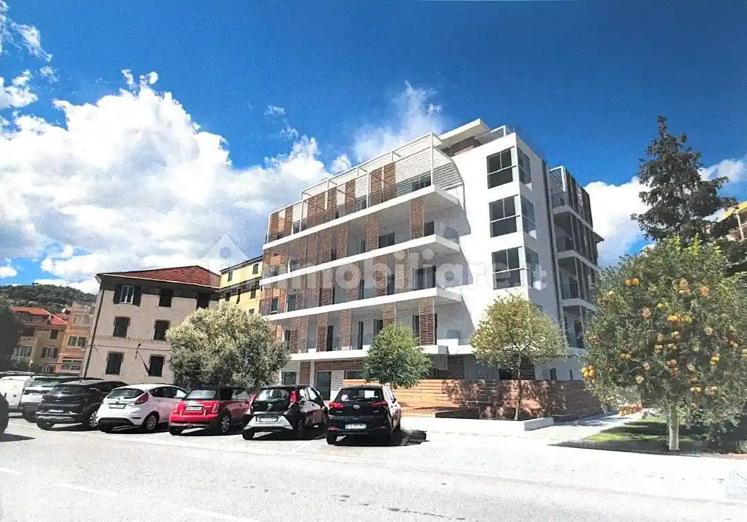 Appartamento in vendita a Varazze