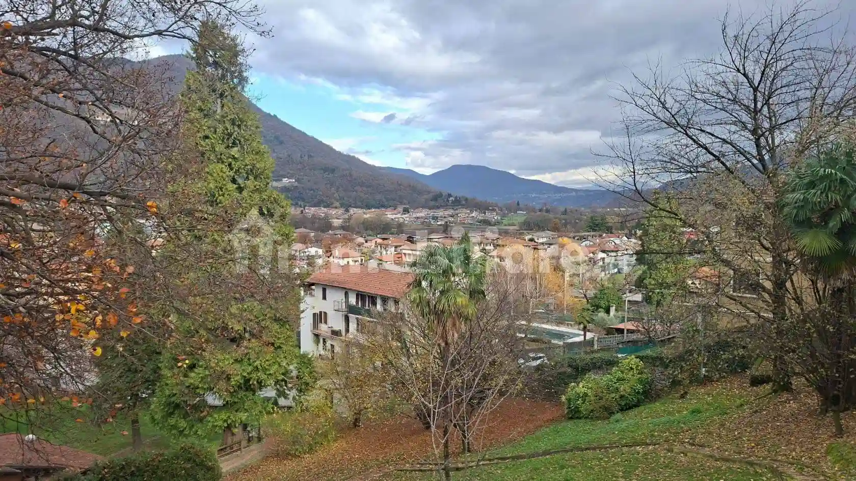 Trilocale piazza 4 Novembre 10, Centro, Cuvio - foto 4