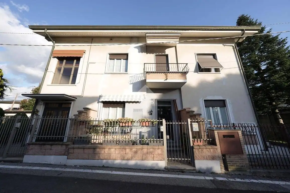 Appartamento in vendita a Biassono