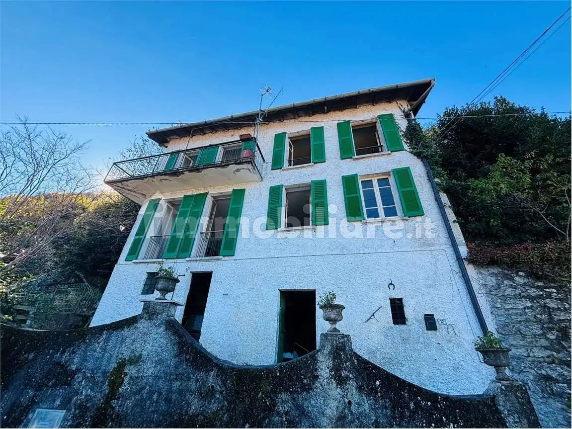 Casa indipendente in vendita a Oliveto Lario