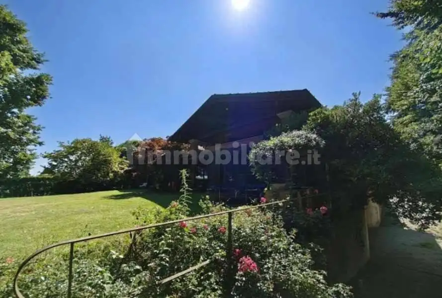 Villa in asta a Lipomo