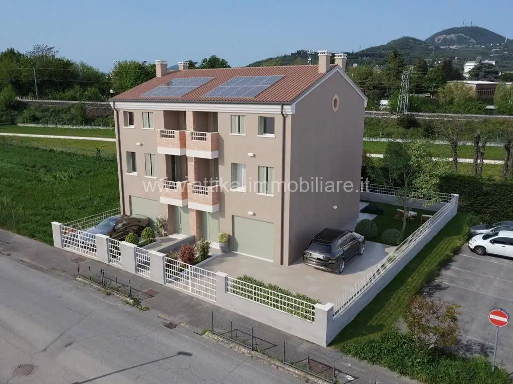 Villa in vendita a Este